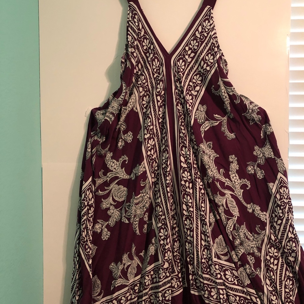 Summer dress. Boho dress.  Maroon and white.
